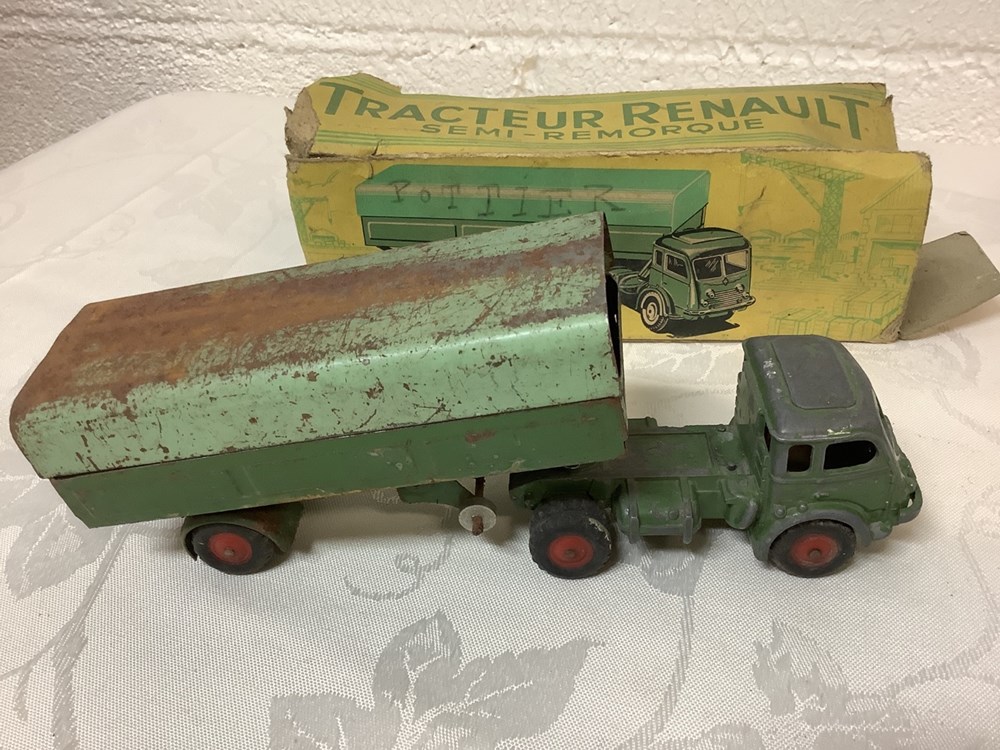 monnaies 2 camions dinky toy 2 boites vides dinky et 2 camion cij