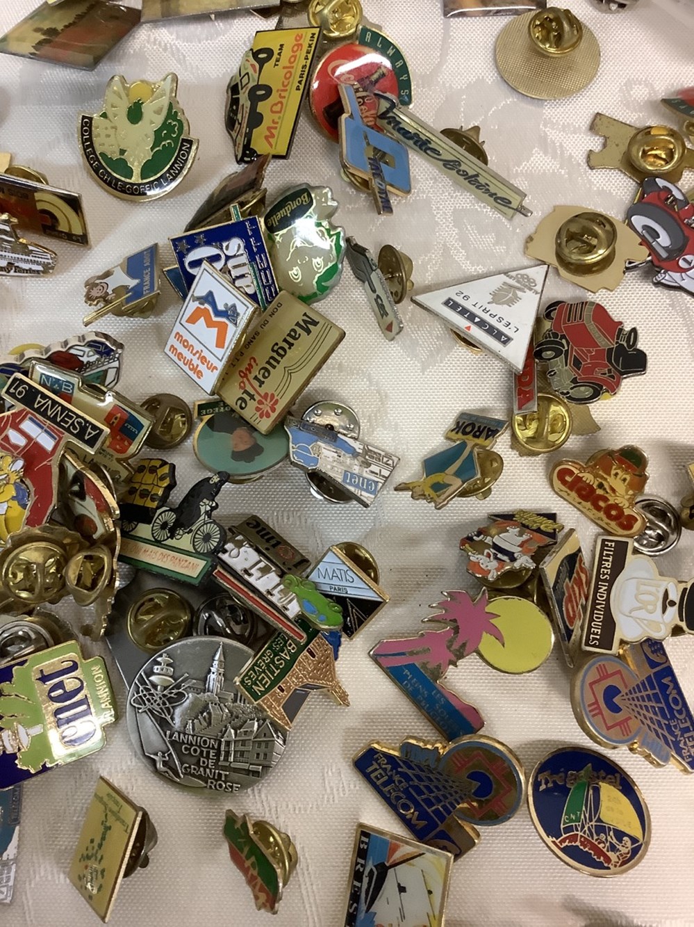 Lot de pin’s en vrac 3 monnaies lot de pin s en vrac