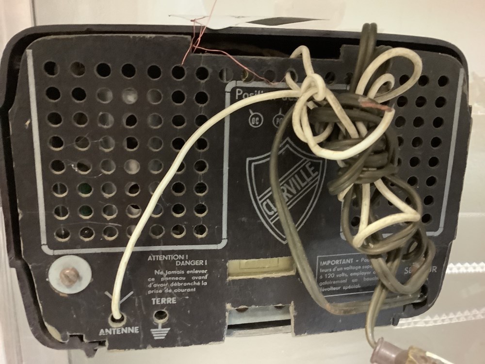 Poste radio CLARVILLE CADET 4 monnaies poste radio clarville cadet
