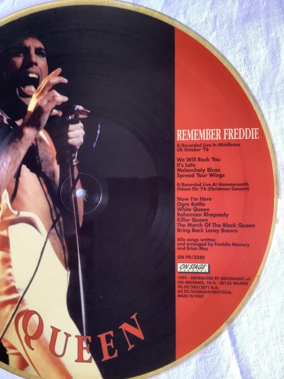 2 pictures Disc 33T, QUEEN REMEMBER FREDDIE ET PART 2. NM pour les deux. Pressage italien, PD2240 et PD 2249. 5 monnaies 2 pictures disc 33t queen remember freddie et part 2 nm pour les deux pressage italien pd2240 et pd 2249