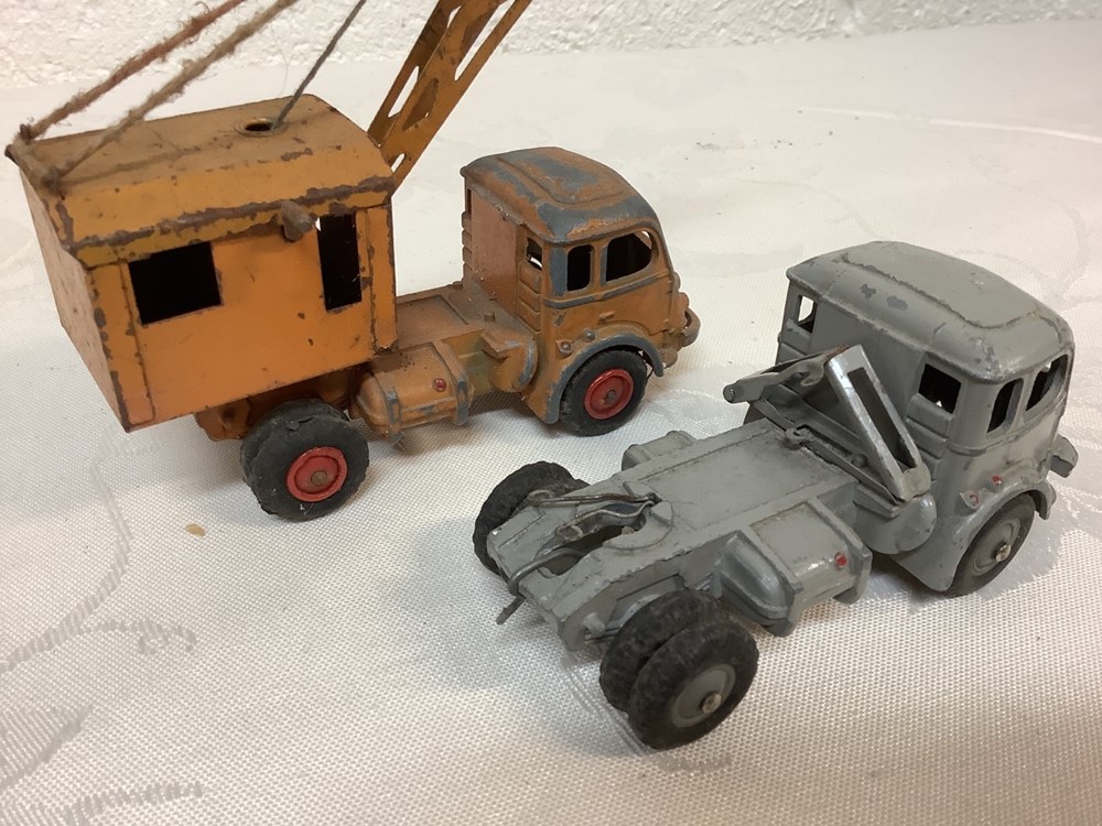 monnaies 2 camions dinky toy 2 boites vides dinky et 2 camion cij
