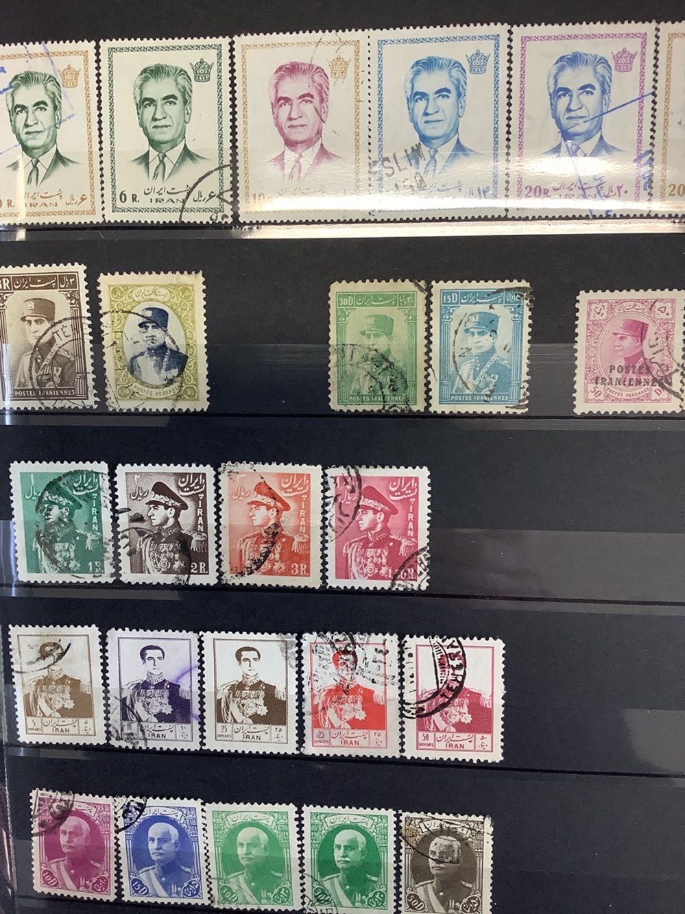 Lot de 7 classeurs de timbres divers pays, oblitérés et neufs, plusieurs milliers de timbres, 25 monnaies lot de 7 classeurs de timbres divers pays obliteres et neufs plusieurs milliers de timbres