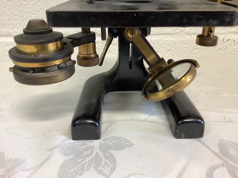 Microscope en bronze et Laiton STIASSNIE PARIS 5 monnaies microscope en bronze et laiton stiassnie paris