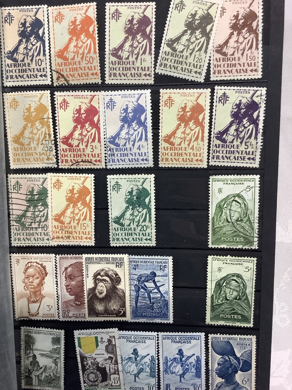 9 albums de timbres France, principalement oblitérés, quelques neufs, + colonies + Occupation française en Allemagne. 16 monnaies 9 albums de timbres france principalement obliteres quelques neufs colonies occupation francaise en allemagne