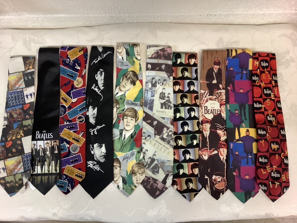 Lot de 10 cravates de collection The Beatles monnaies lot de 10 cravates de collection the beatles