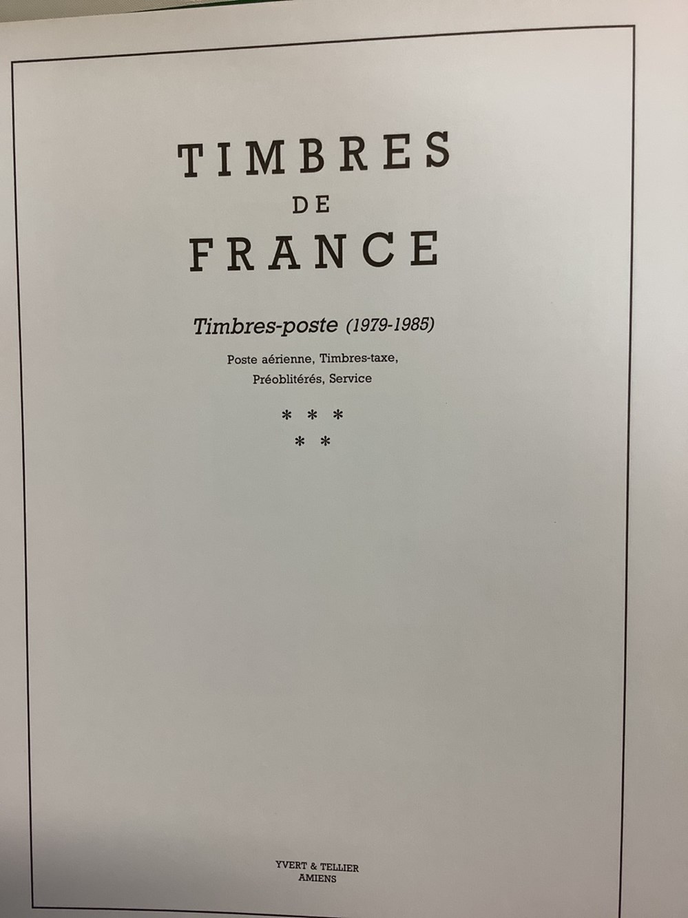 Lot de 3 albums de timbres 2 monnaies lot de 3 albums de timbres