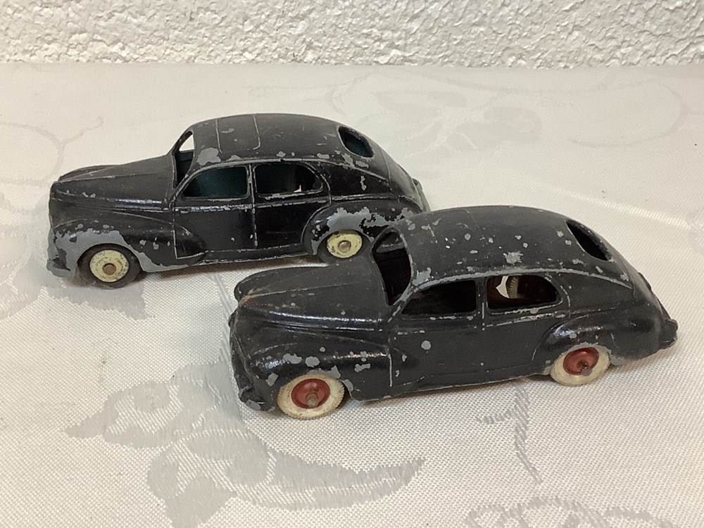 Lot de 7 véhicules DINKY TOYS et une boîte vide en l’état 4 monnaies lot de 7 vehicules dinky toys et une boite vide en l etat