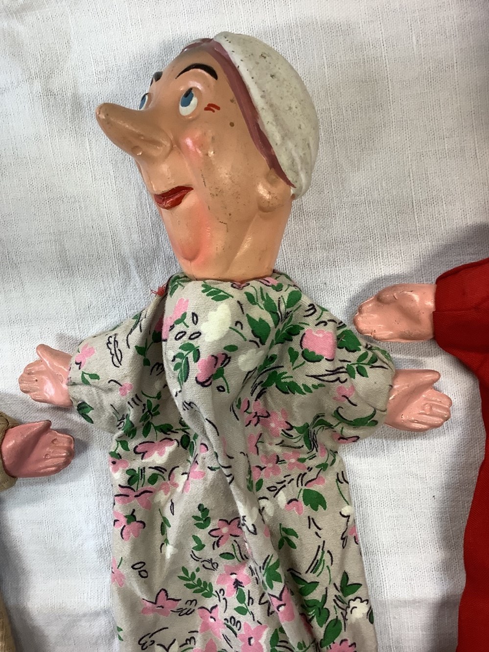 4 marionnettes de mains, Guignol, Bakélite (?) 4 monnaies 4 marionnettes de mains guignol bakelite