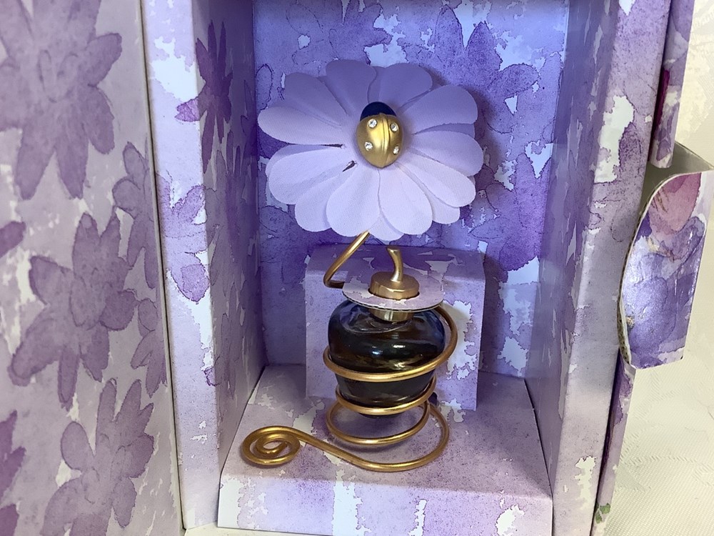 Coffret coccinelle miniature, eau de parfum Lolita Lempicka avec broche coccinelle Porte 2 monnaies coffret coccinelle miniature eau de parfum lolita lempicka avec broche coccinelle porte