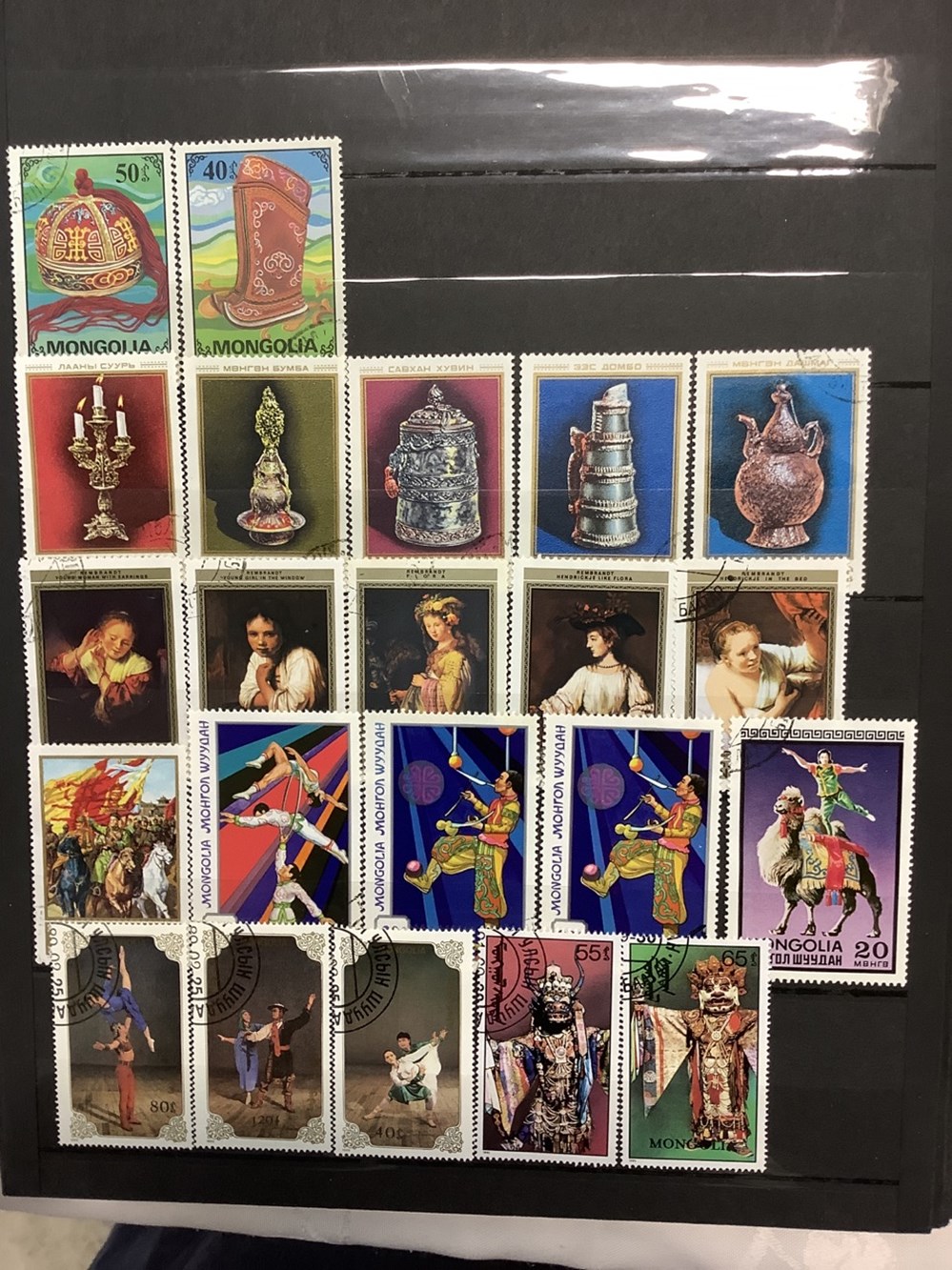 8 albums de timbres, Asie et Proche 6 monnaies 8 albums de timbres asie et proche