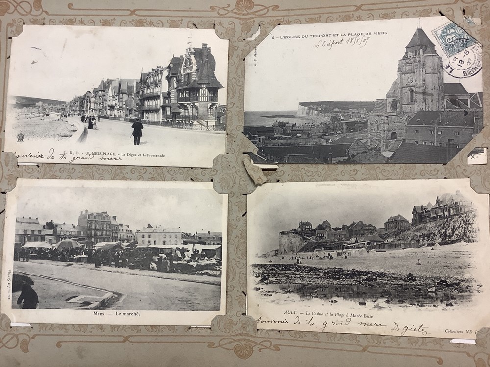 Album de cartes postales anciennes, en l’état, dont Chine début 20eme et divers 2 monnaies album de cartes postales anciennes en l etat dont chine debut 20eme et divers