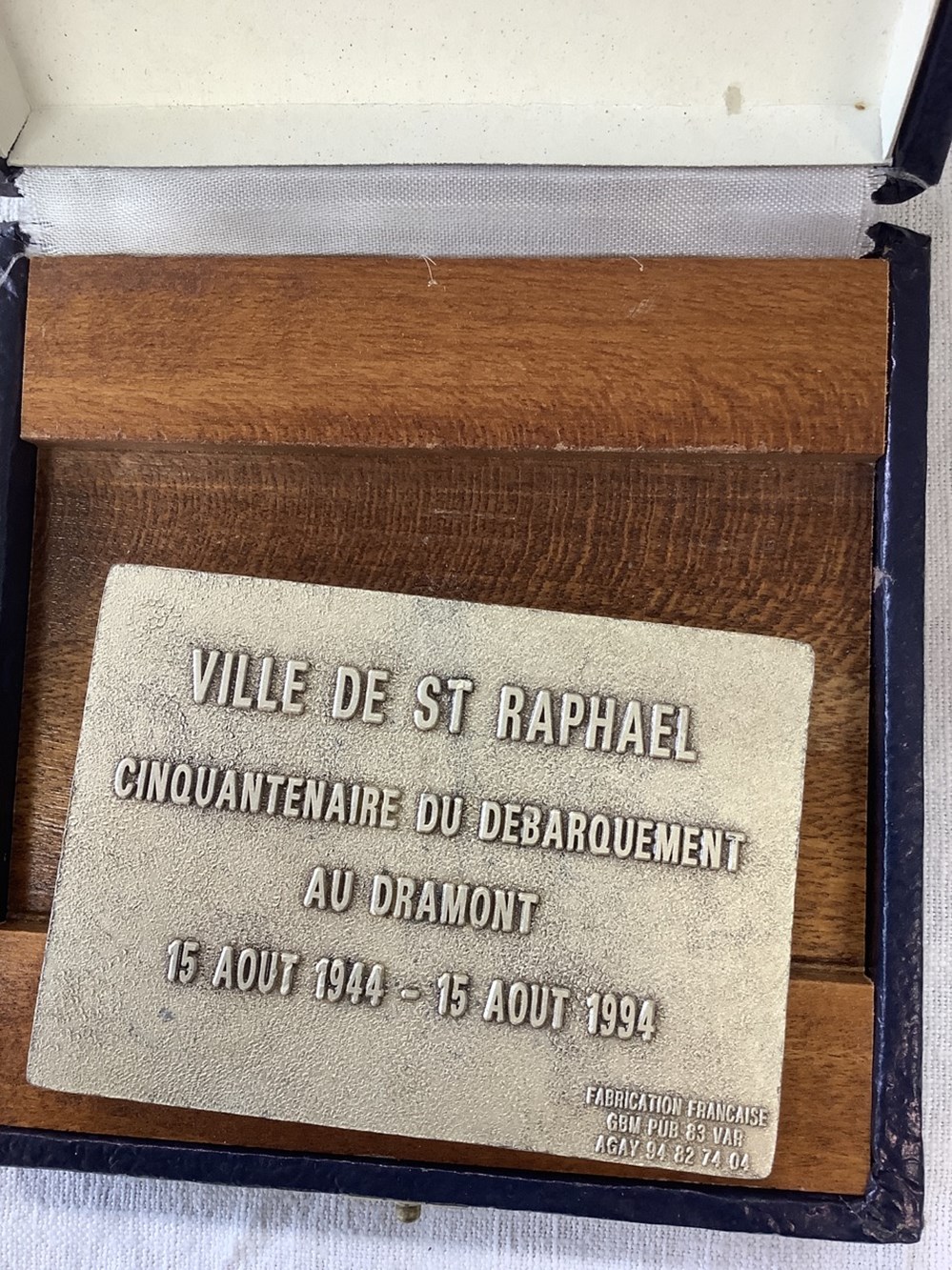 2 coffrets de médailles commémoratives 2ème Guerre Mondiale 3 monnaies 2 coffrets de medailles commemoratives 2eme guerre mondiale
