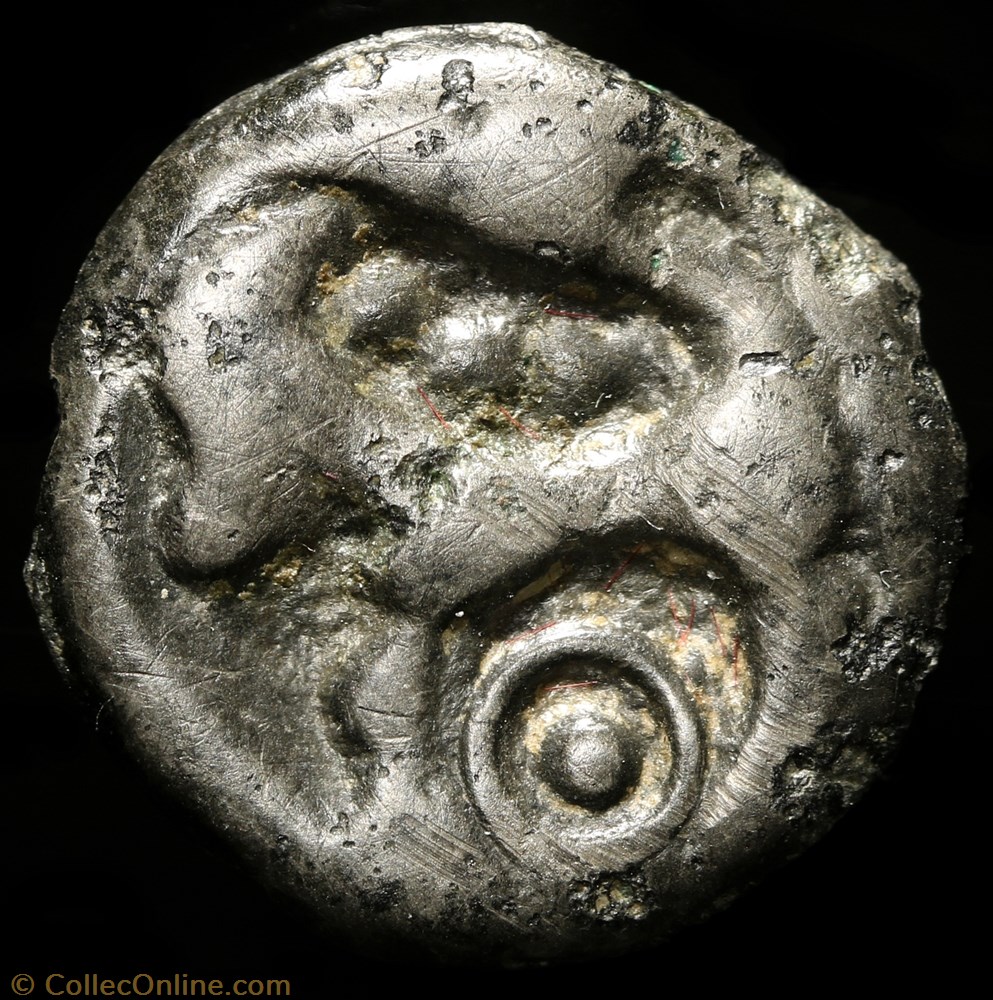 Potin à la tête casquée et à l'annelé pointé 3 monnaie antique av jc ap gauloise potin a la tete casquee et a annele pointe