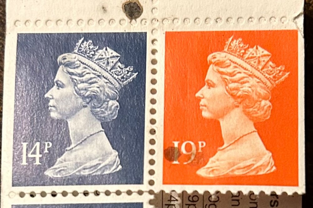 Timbre reine Elizabeth 2 1988 2 timbres timbre reine elizabeth 2 1988
