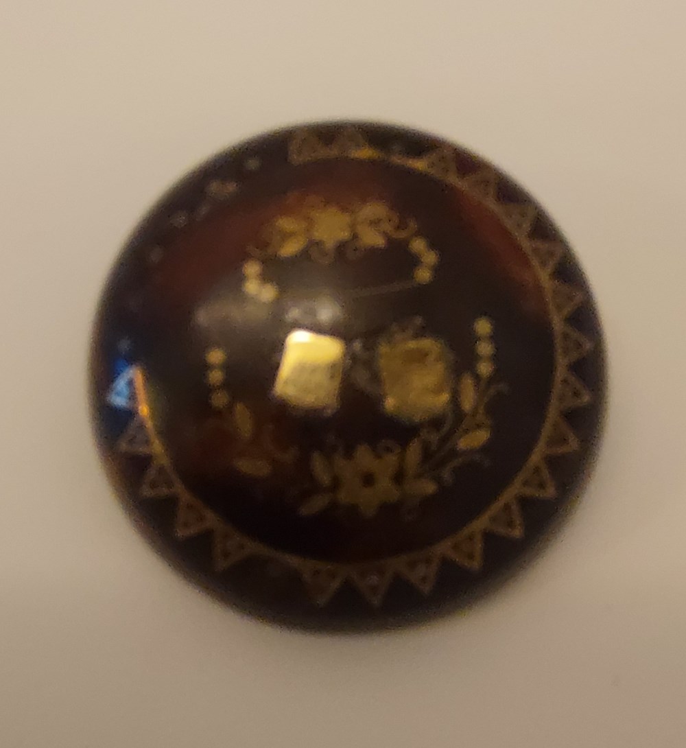 Brosch, sköldpadd med guldinlägg art antiquities brosch skoldpadd med guldinlagg