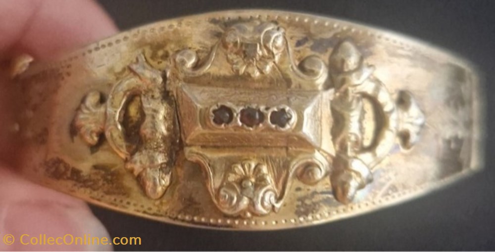 Armband i förgyllt silver. art antiquities armband i forgyllt silver