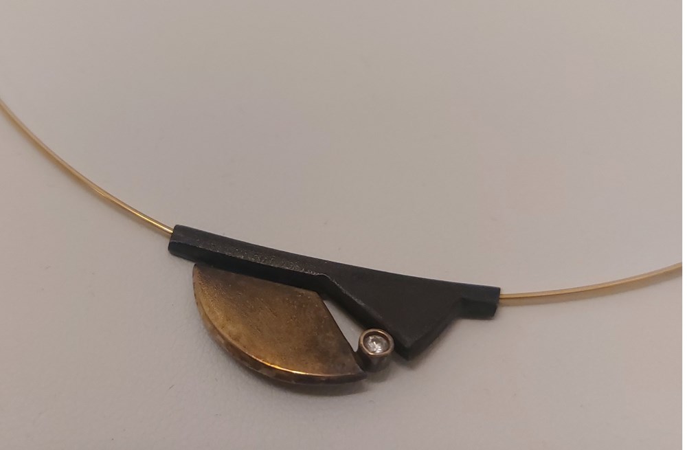 Halsband guld och silver art antiquities halsband guld och silver