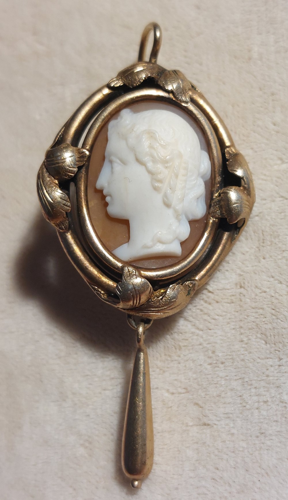 Örhänge, camé, förgyllt silver art antiquities orhange came forgyllt silver