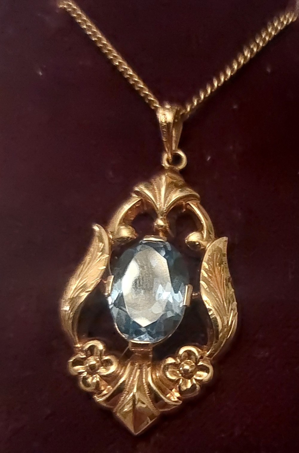 art antiquities hange med kedja guld och akvamarin