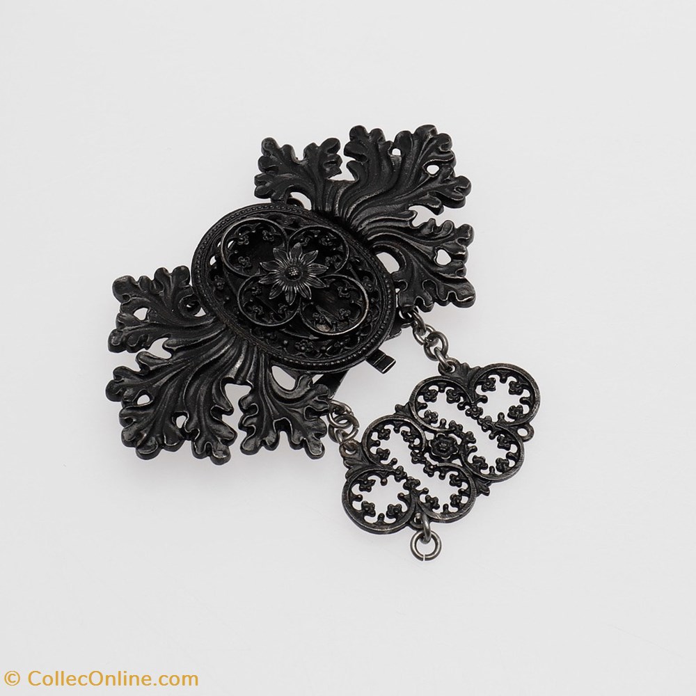 Halsbandslås, Berliner Eisen jewels clocks jewelry halsbandslas berliner eisen
