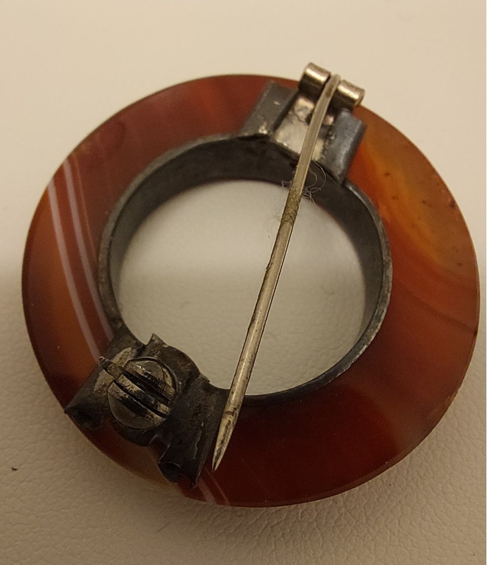 art antiquities rund agatbrosch