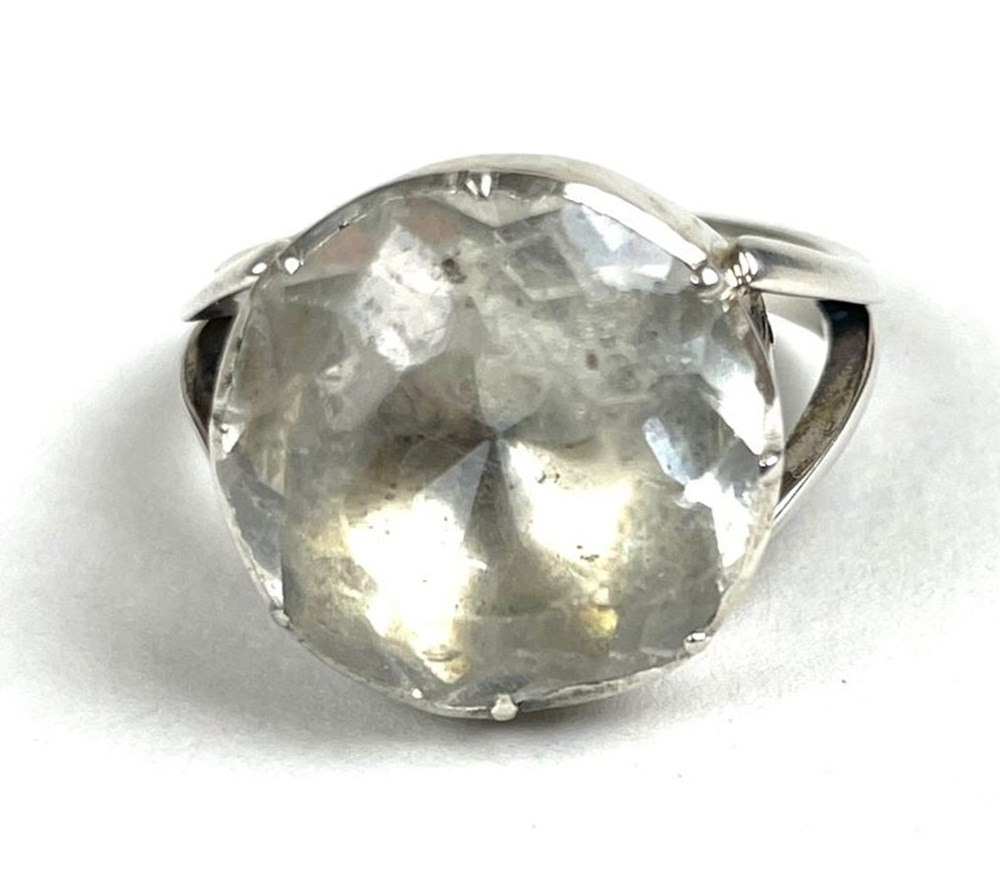 Silverring med stor bergskristall art antiquities silverring med stor bergskristall