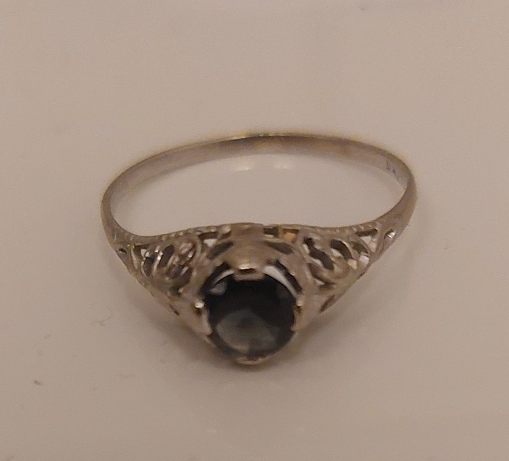 art antiquities ring vitguld och safir