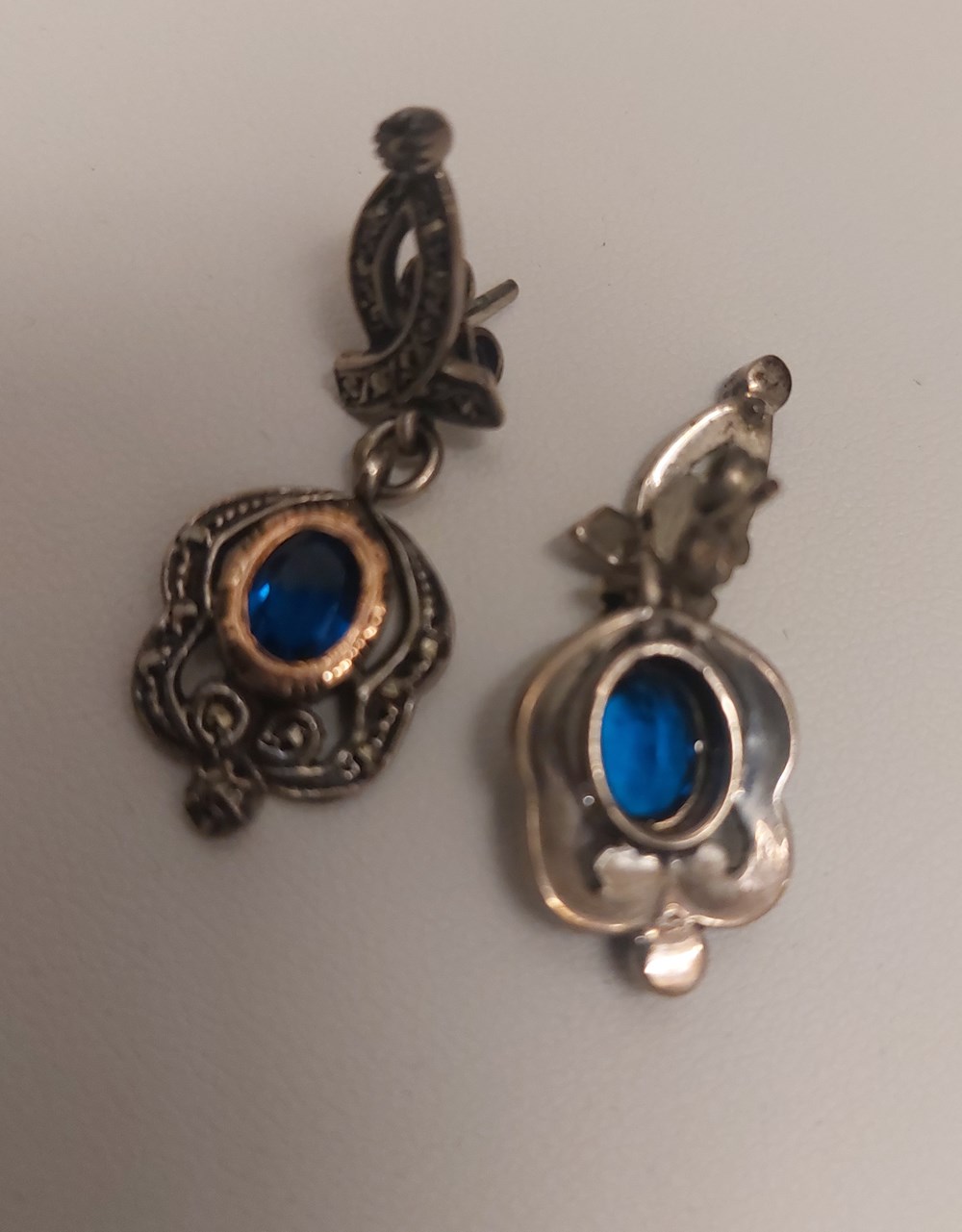 Örhängen silver, blå sten art antiquities orhangen silver bla sten