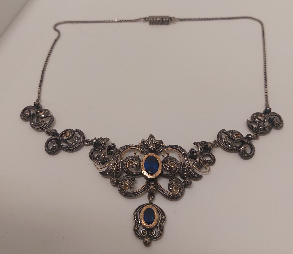 Collier, silver med blå stenar art antiquities collier silver med bla stenar