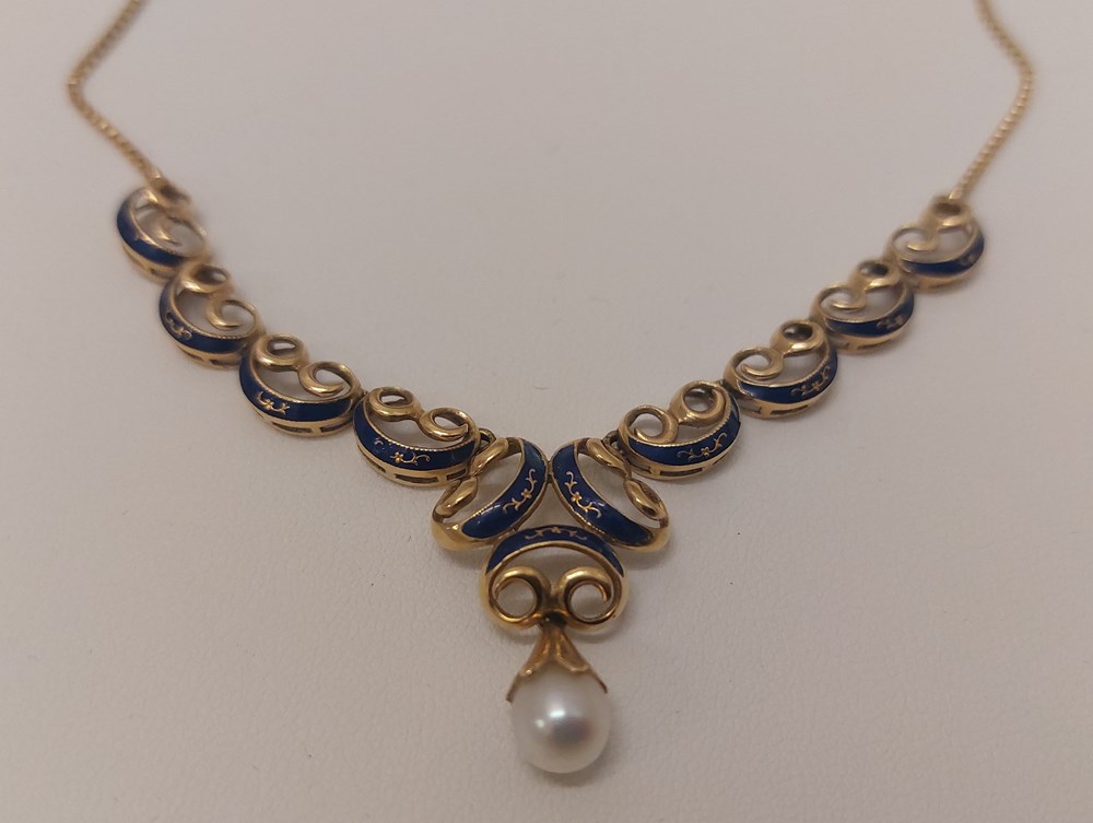 Collier guld och emalj art antiquities collier guld och emalj