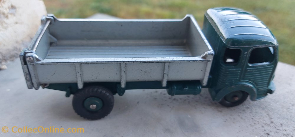 Simca Cargo benne basculante vert foncé/gris clair 33B 3 modeles reduits voitures simca cargo benne basculante vert fonce gris clair 33b