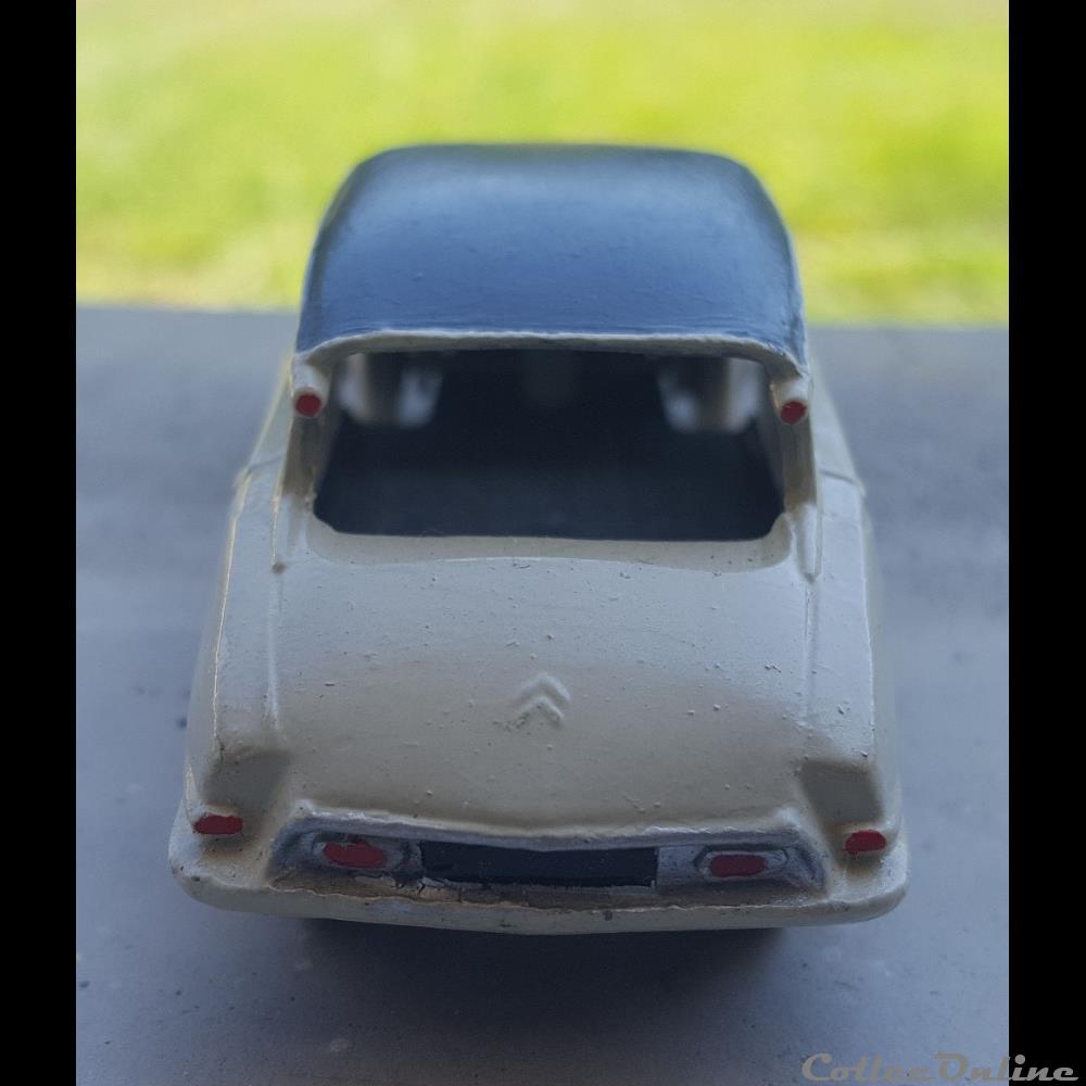 Citroën DS berline – sans vitre ivoire/aubergine 4 modeles reduits voitures citroen ds berline sans vitre ivoire aubergine