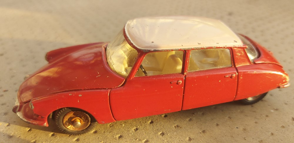 CITROEN DS 19 MODELE 1963 modeles reduits voitures citroen ds 19 modele 1963