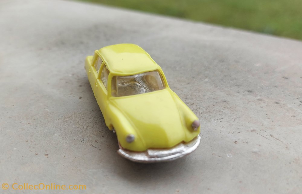 CITROENE DS 19 MICROMINIATURE JAUNE 2 modeles reduits voitures citroene ds 19 microminiature jaune