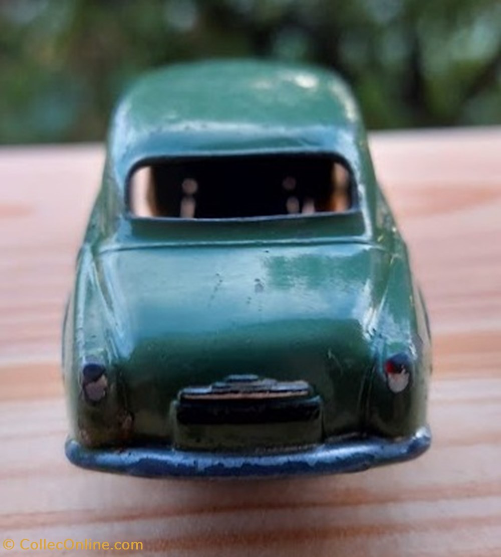 modeles reduits voitures simca aronde berline vert olive