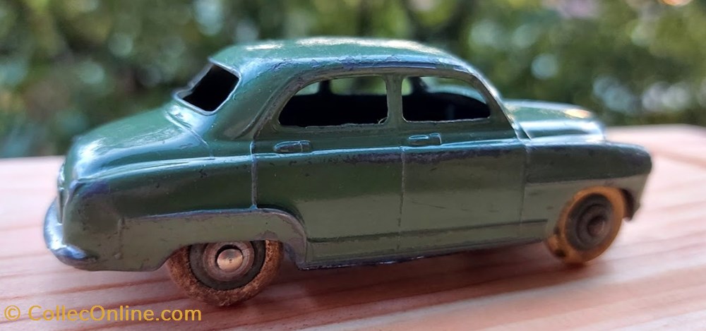 modeles reduits voitures simca aronde berline vert olive