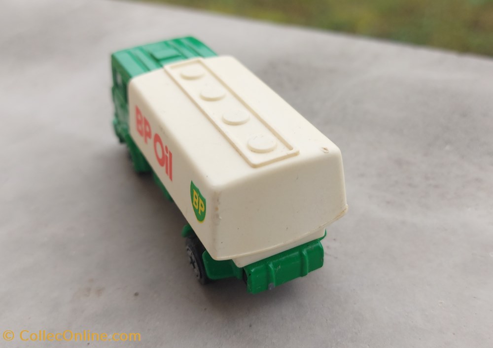 CAMION BP OIL CORGI 4 modeles reduits camions camion bp oil corgi