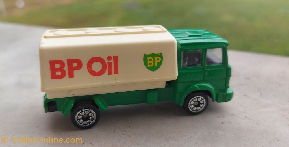 CAMION BP OIL CORGI 3 modeles reduits camions camion bp oil corgi