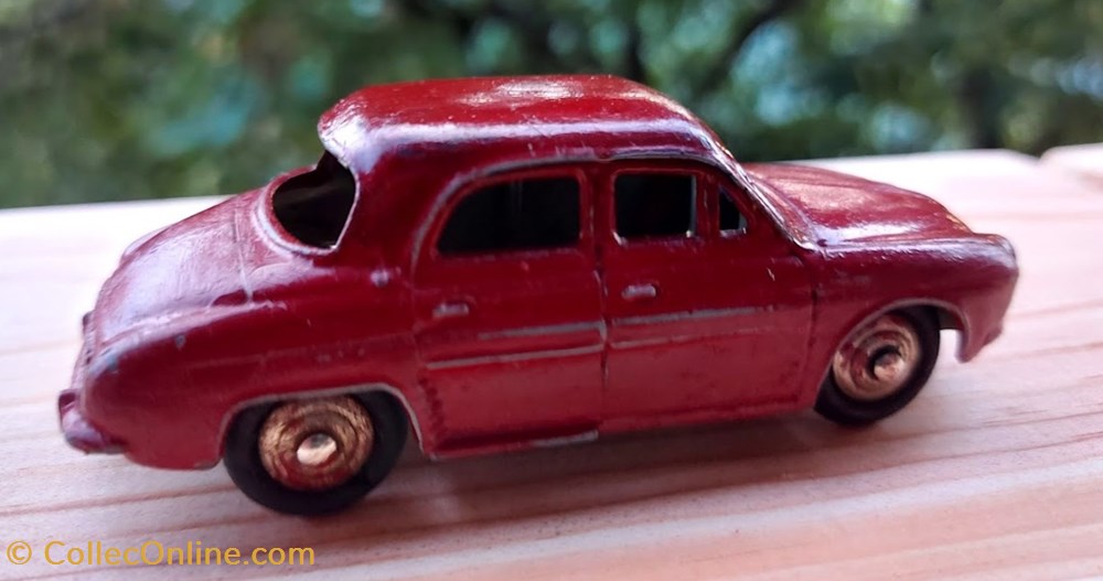 Renault Dauphine rouge framboise 2 modeles reduits voitures renault dauphine rouge framboise