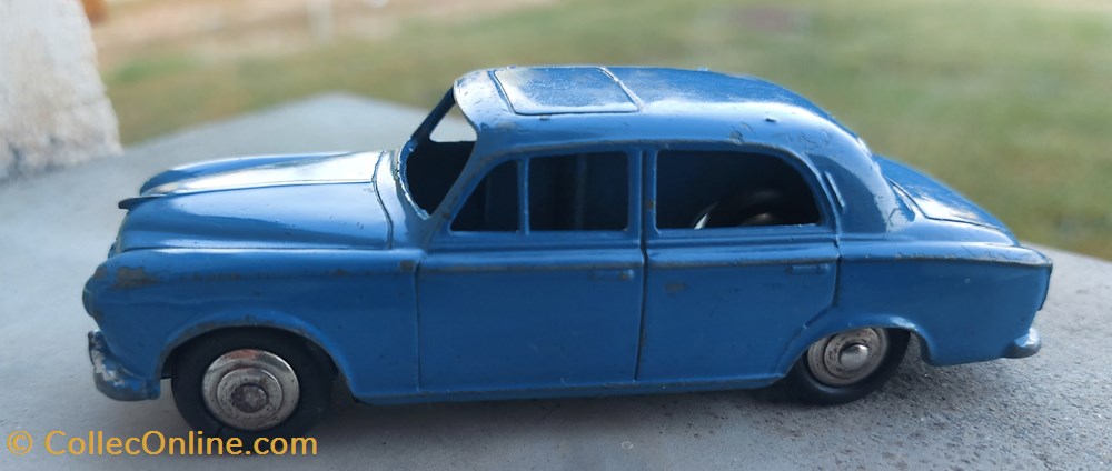 Peugeot 403 berline – sans vitre bleu nattier 24B modeles reduits voitures peugeot 403 berline sans vitre bleu nattier 24b