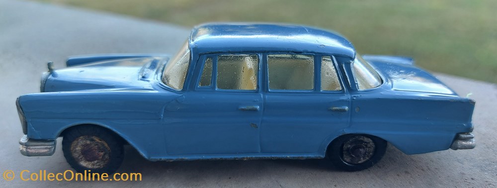 modeles reduits voitures mercedes 220 se bleue petrole 186