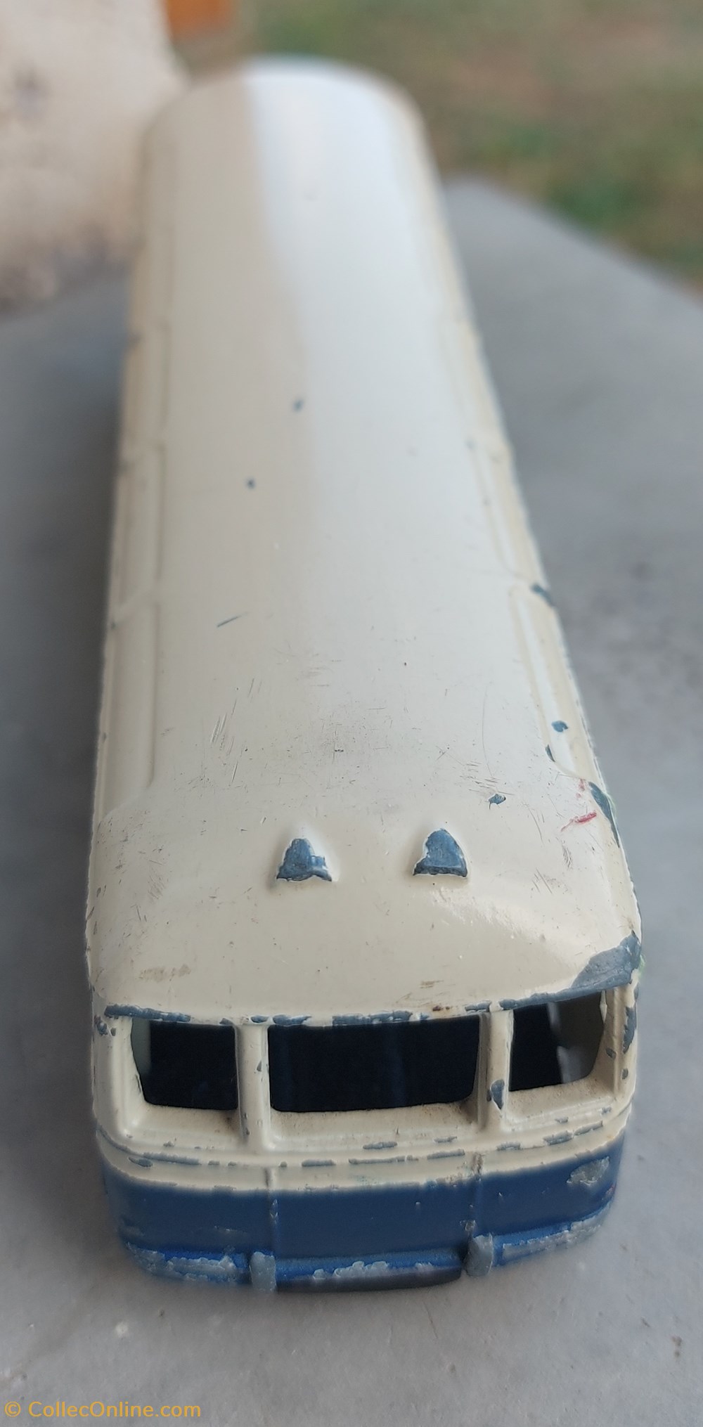 Chausson autocar bleu/crème REF 29F 4 modeles reduits voitures chausson autocar bleu creme ref 29f