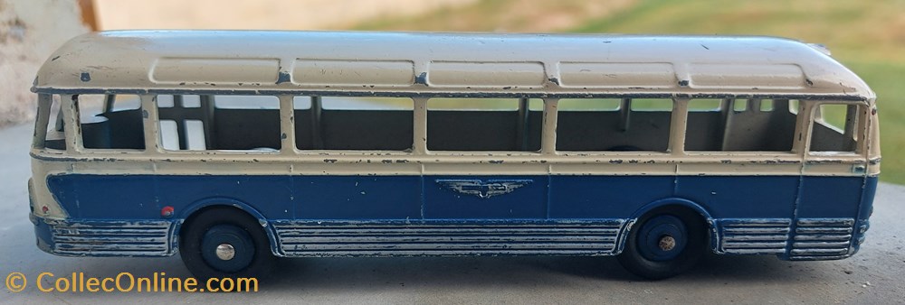 Chausson autocar bleu/crème REF 29F modeles reduits voitures chausson autocar bleu creme ref 29f