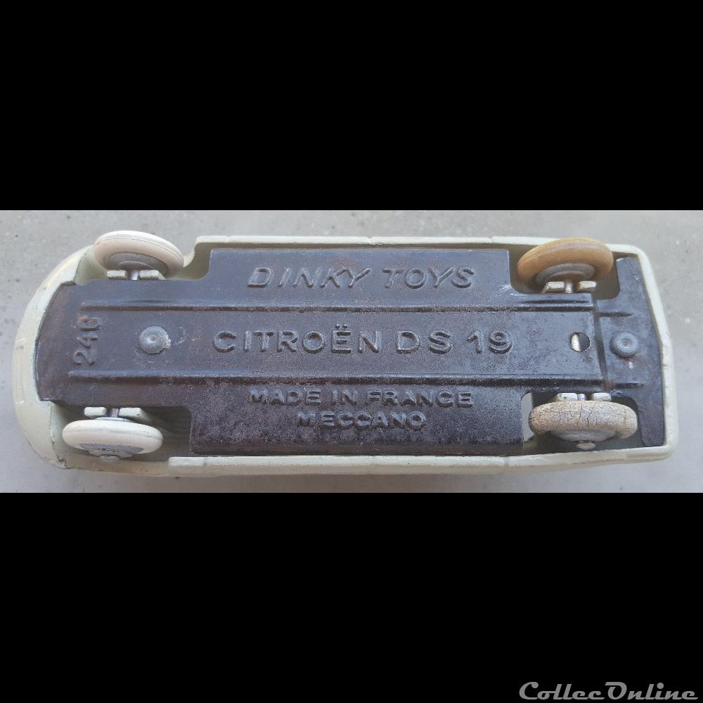 Citroën DS berline – sans vitre ivoire/aubergine 5 modeles reduits voitures citroen ds berline sans vitre ivoire aubergine