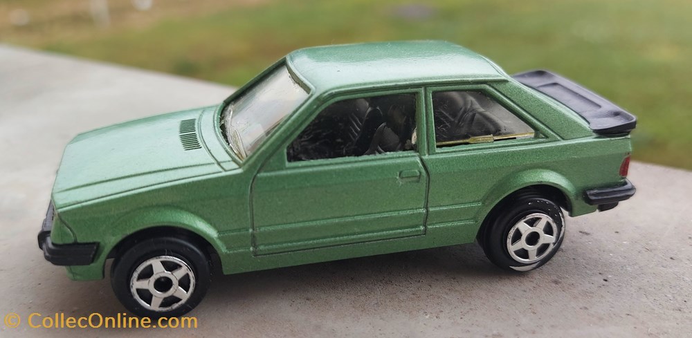 FORD ESCORT JET CAR DE NOREV VERTE modeles reduits voitures ford escort jet car de norev verte