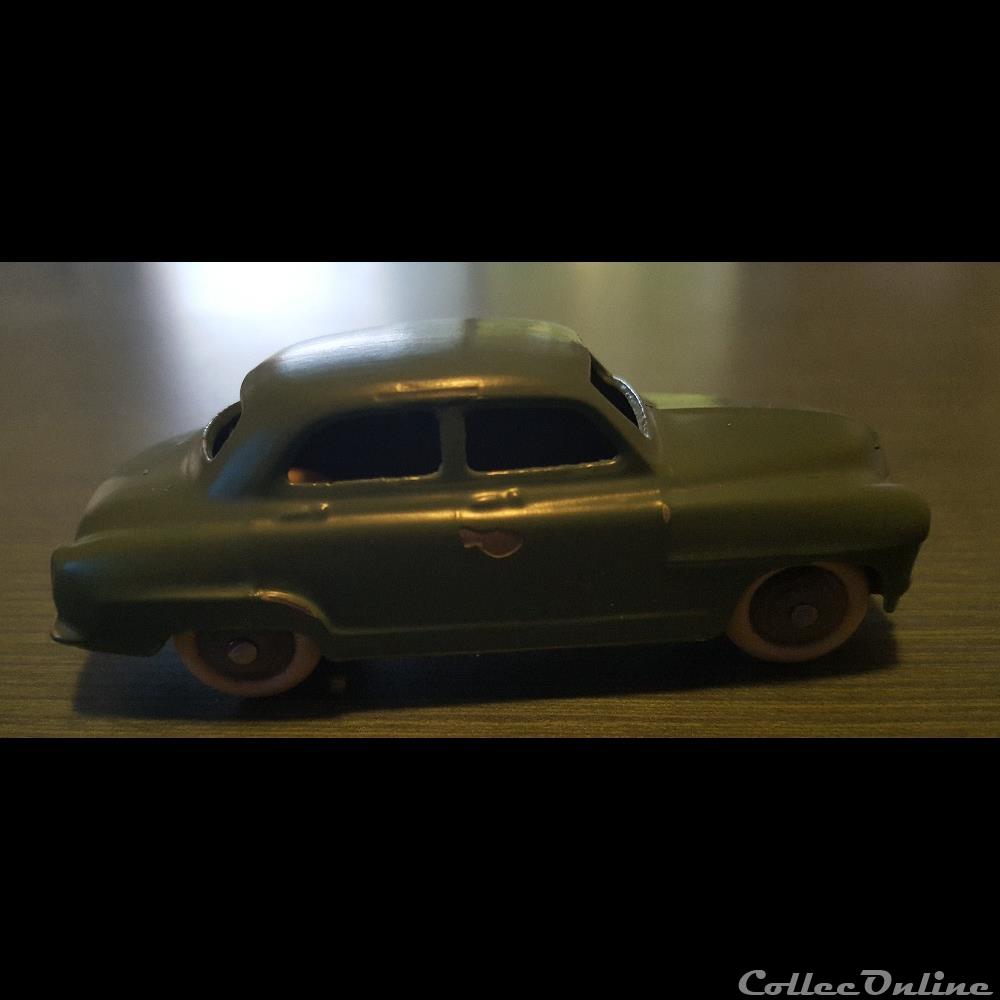 Simca Aronde berline vert olive 2 modele reduit voiture simca aronde berline vert olive