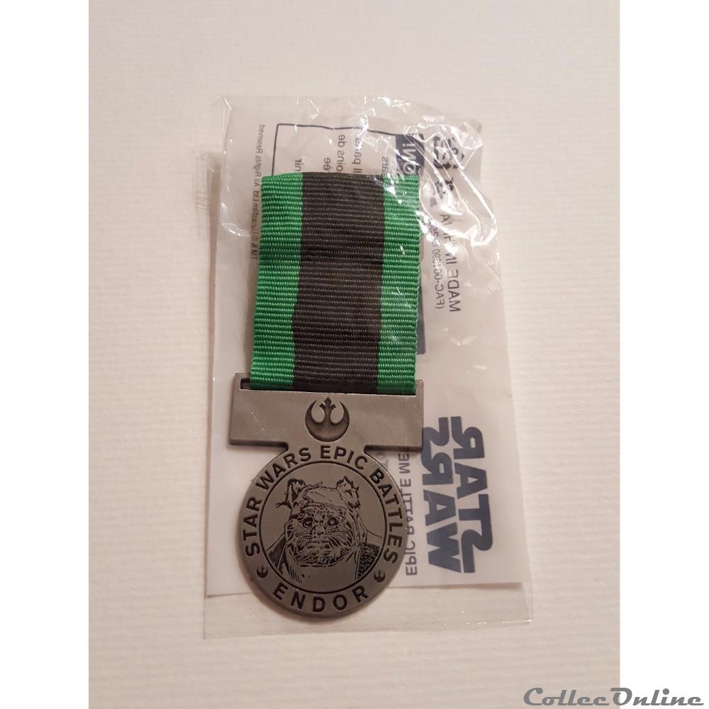 2015 - ToysRUs - MédailleStar Wars Epic Battles Endor - 2/4 autre 2015 toysrus medaillestar wars epic battles endor 2 4