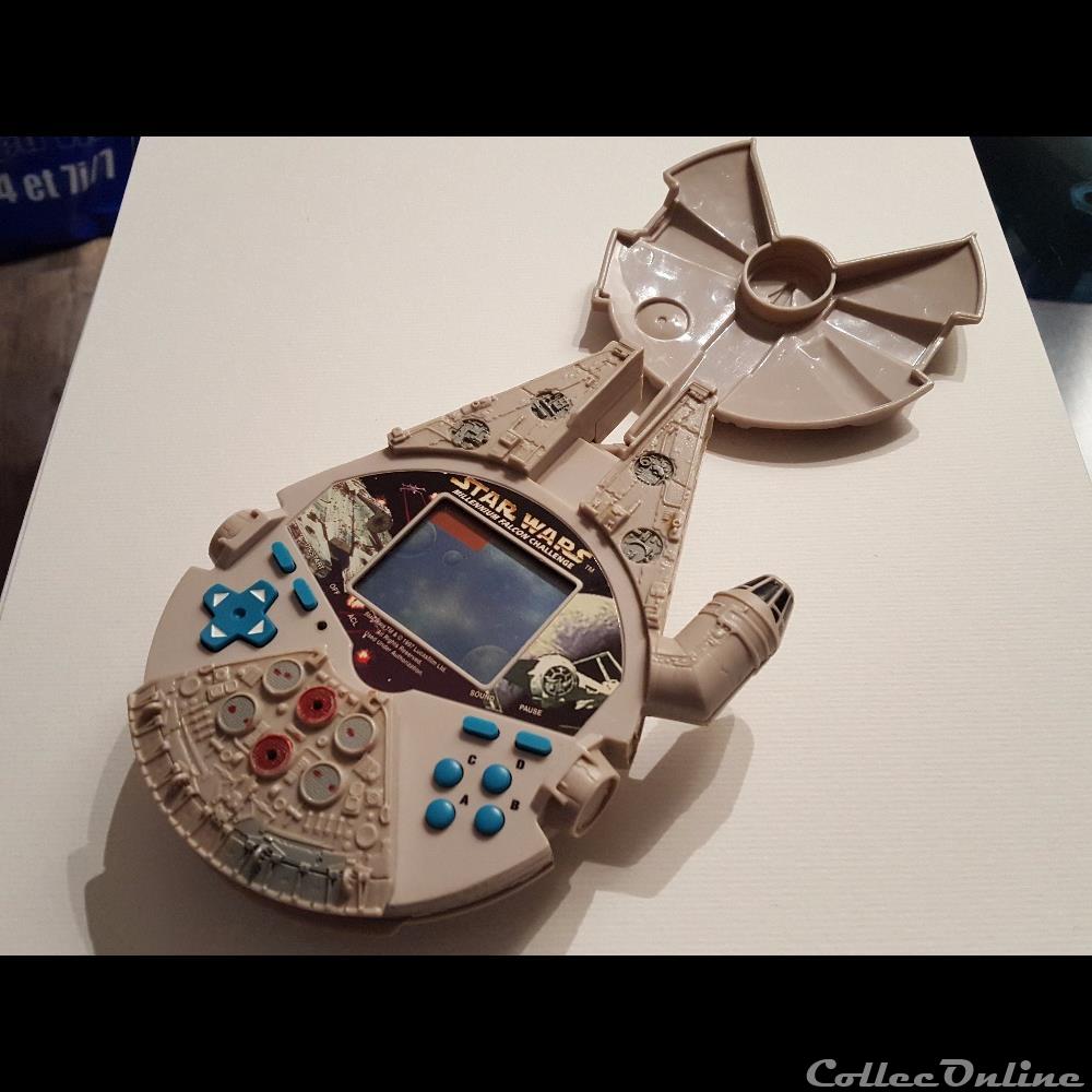 1997 - Jeu électronique Star Wars Millennium Falcon Challenge figurine cinema 1997 jeu electronique star wars millennium falcon challenge