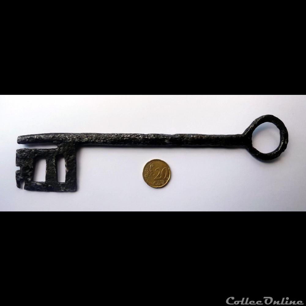 Clef ancienne art antiquite archeologie europe clef ancienne