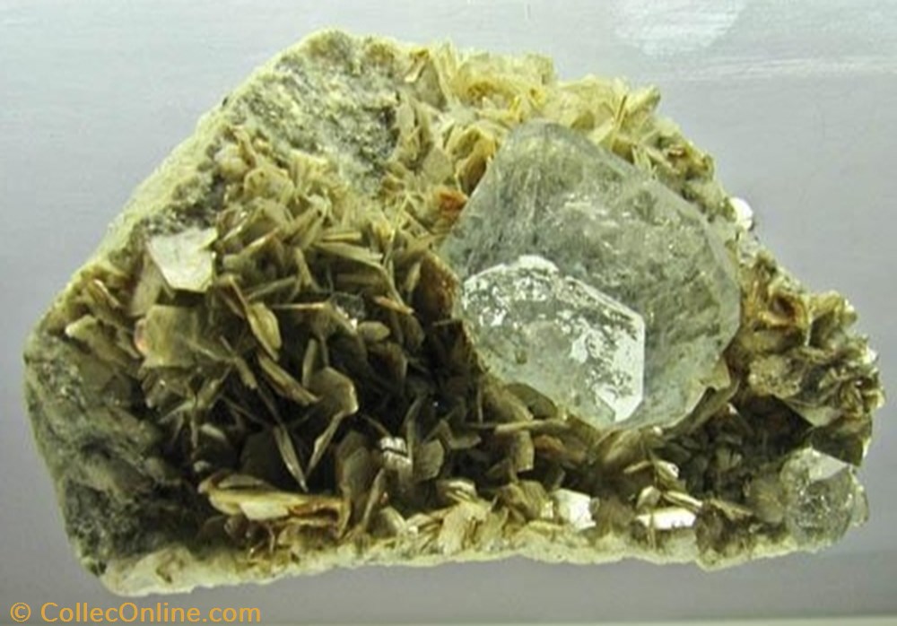 mineral meteorite beryl var goshenite